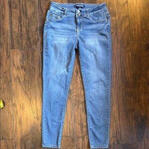 Wallflower ultra fit jeans size 11 regular (B5)